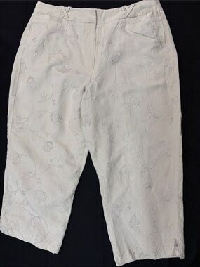 Larry Levine Cream Floral Embroidered Cropped Pants